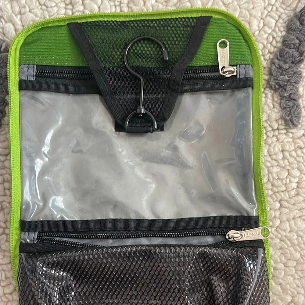L.L. Bean Green travel toiletry hanging bag monogram LKS